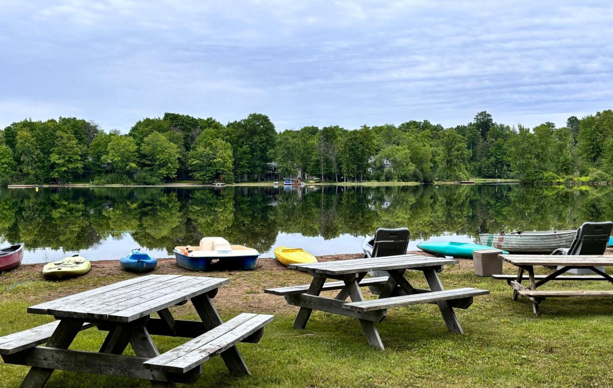 Lakefront Hideaway Resort Кауарта Лейкс Екстериор снимка
